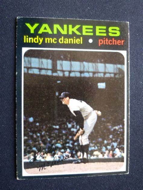 1971 Topps Baseball Card 303 Lindy McDaniel New York Yankees VG EX