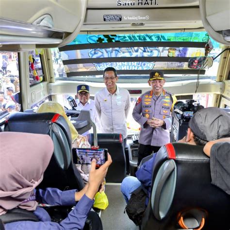 Polri Percantik Bandara Soetta Dengan Lukisan Karya Para Difabel Hw News