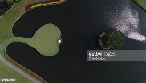 Tpc Sawgrass 17th Hole Photos and Premium High Res Pictures - Getty Images