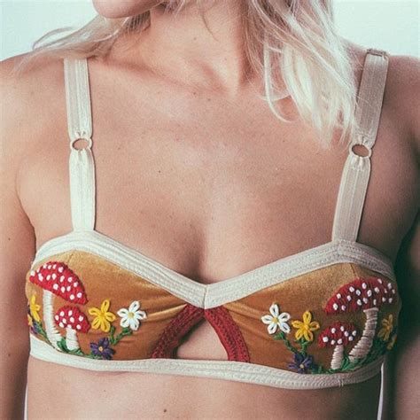 7 Hot Sexy Charlotte Jacklin Bikini Pics