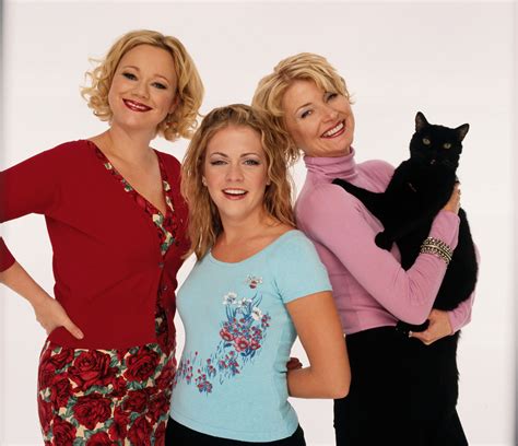 Sabrina The Teenage Witch cast reunite 17 years after series ended ...