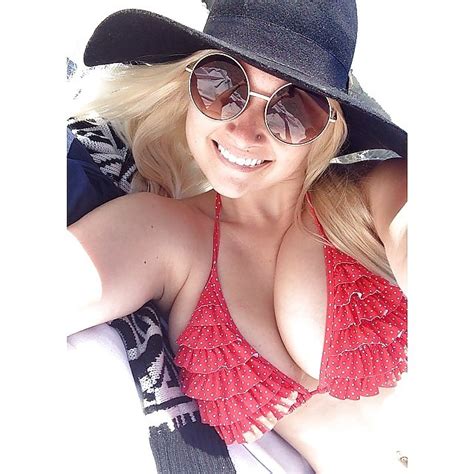 Beach Selfie Porn Pic