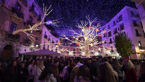 Domenica Da Record Di Presenze A Salerno Per Luci D Artista Il