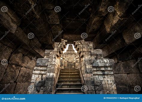 Stupa σε Borobudur αρχαίος βουδιστικός ναός κοντά σε Yogyakarta Jav