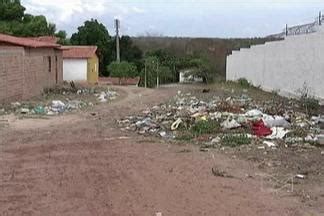 JMTV 1ª Edição Moradores da Rua Jabuticaba em Caxias convivem o