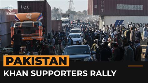 Political unrest paralyses Pakistan as protesters converge on capital ...