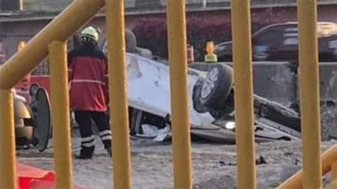 Conductor muere en la carretera México Querétaro tras volcar su auto