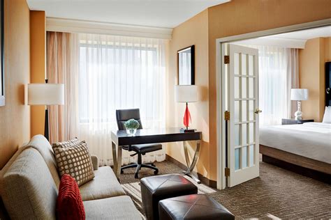 Hotel Rooms Near Las Vegas Convention Center | Las Vegas Marriott