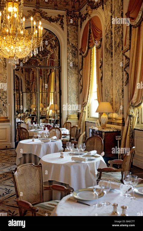 Hotel meurice rue de rivoli paris fotografías e imágenes de alta