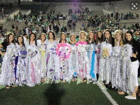 15 Homecoming Mums That Got Out Of Hand Homecoming Mums Texas