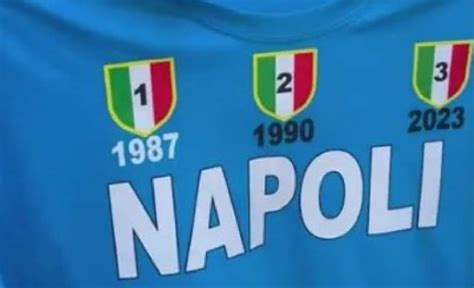 Napoli Sfida La Scaramanzia Ecco Le Maglie Celebrative Del Terzo Scudetto