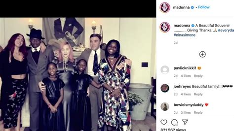 Madonna Poste Une Rare Photo Avec Ses Six Enfants Closer