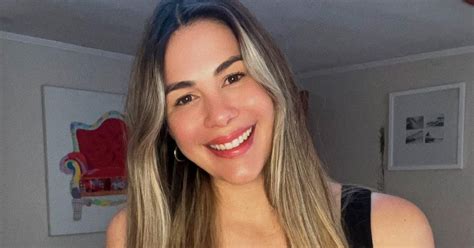 Laura Prieto conquistó con sensuales registros luciendo su figura en bikini Espectáculos