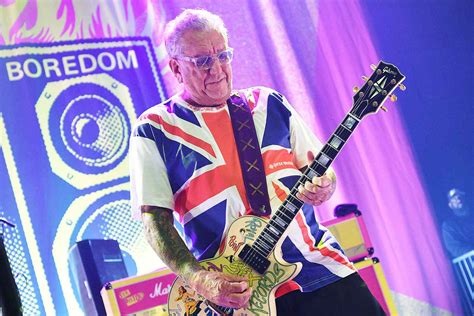 Sex Pistols Steve Jones Says He Once Farted In Front Of Lisa Marie Presley