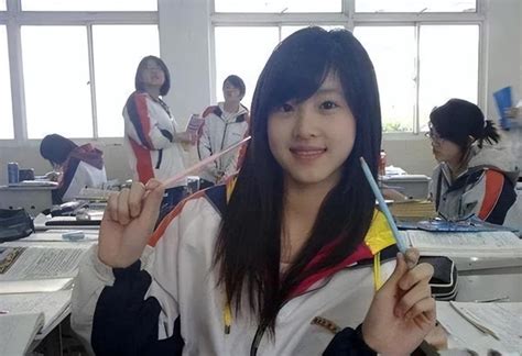 Hot girl trà sữa năm nào giờ đã là nữ tỷ phú trẻ nhất Trung Quốc Cởi bỏ nét thuần khiết để