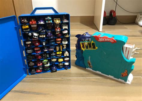 Conjunto Hotwills Brinquedo Maleta e Carrinhos Brinquedo para Bebês Hot Wills Usado