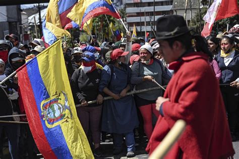 Gobierno De Ecuador Y Líderes Indígenas Se Reúnen Entre Protestas