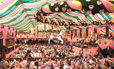 Munich Oktoberfest 2019 Hours Of Events Beer Tents And Outfits