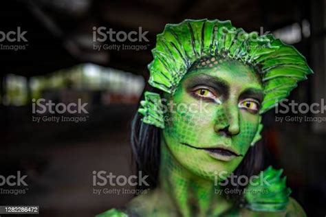 Woman With Snake Bodyart Snake Girl Face Painting The Art Of Painting