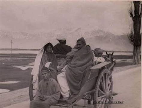 OLD KASHMIRI PHOTOS: Old Kashmiri culture