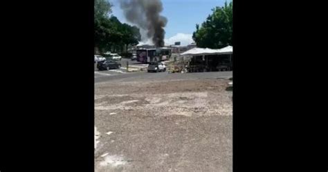 Incendio In Via Tiburtina A Roma Fiamme Dall Asfalto VIDEO La