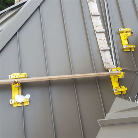 KNOW THE TIPS TO INSTALL METAL ROOFING | Crayon Roofings