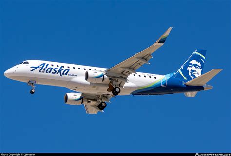 N182SY Alaska Airlines Embraer ERJ 175LR ERJ 170 200 LR Photo By