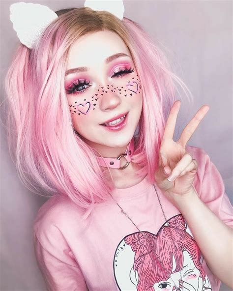 Pin på Cosplay | Øjenmakeup, Smuk