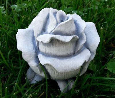 Gartenfigur Rose Tischdeko Steinguss Blumen Steinfigur Skulptur