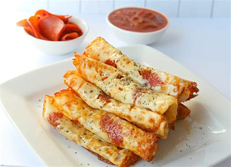 Keto Pizza Roll Ups