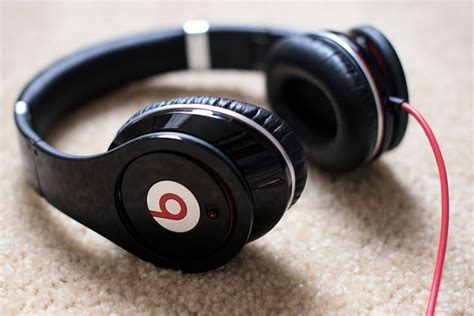 How To Replace The Batteries In The Beats By Dre Techwalla