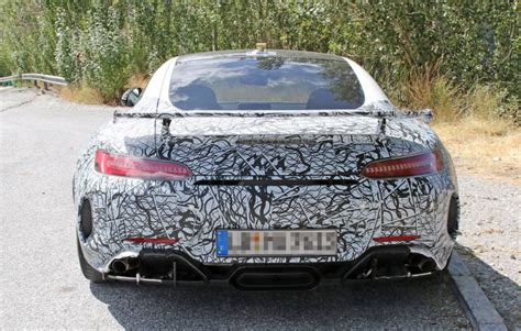 Mercedes AMG GT Black 11 画像レクサスっぽいクワッドエキゾーストパイプを発見メルセデスAMG GT Rのブラック