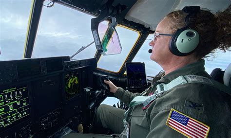 Hurricane Hunters fly Milton, collect data for NHC forecasts > Air