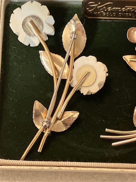 Vintage K Gold Overlay Krementz Flower Brooches W Gem