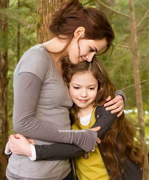 Bella And Renesmee💞 Twilight Renesmee Twilight Saga Twilight Series