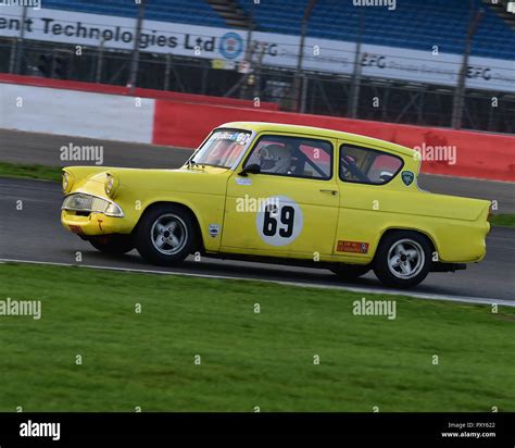 Bob Bullen Ford Anglia E Hscc Hrsr Historic Touring Cars