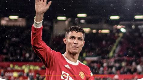 Cristiano Ronaldo leaves Manchester United: Football fans react with anger, memories & funny ...