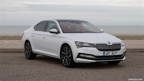 Skoda Superb iV | 2020MY Plug-In Hybrid | Front Three-Quarter