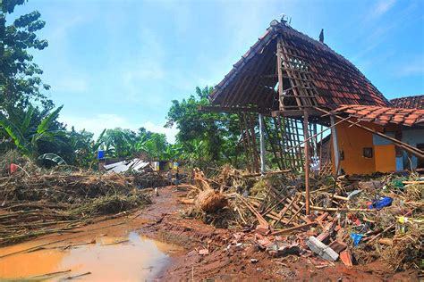 Banjir Bandang Terjang Enam Kecamatan Di Pati Jawa Tengah