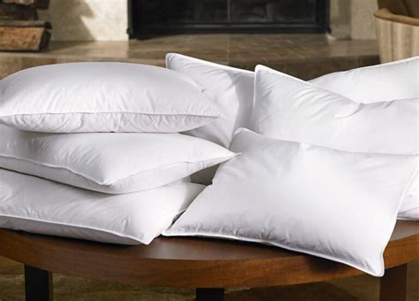 How To Go About Choosing The Right Down Pillows Lifeyet