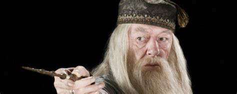 J K Rowling Sugere Que Dumbledore Pode Ser Abertamente Gay Na Franquia