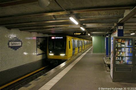 Europa Deutschland Berlin Mitte U Bahnhof Spittelmarkt U Bahn