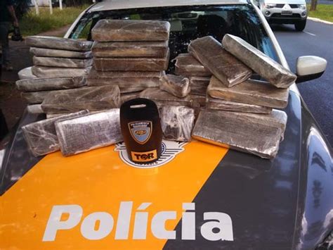 G Pol Cia Militar Apreende Quilos De Maconha Em Rodovia De