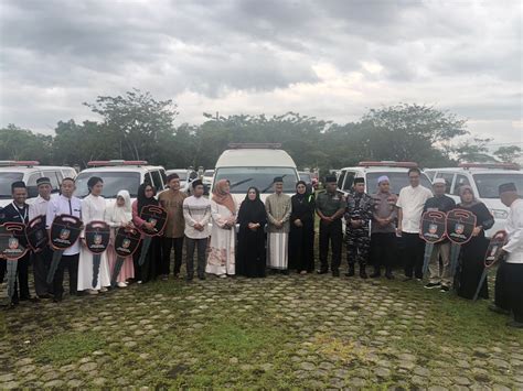 Gelar Buka Puasa Bersama Bupati Konsel Serahkan Ambulans Untuk