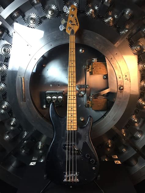 Peavey Fury Bass Guitar Made In The Usa Reverb