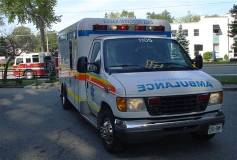 Essex Windsor Ems Ambulance Responding With Windsor Fire And… Flickr