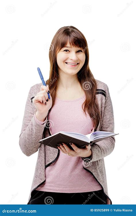 A Mulher Moreno Nova Que Guarda Um Caderno E Uma Pena No Branco Isolou