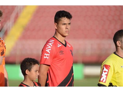 Lucas Halter Comemora Primeiro Gol Pelo Profissional Do Athletico