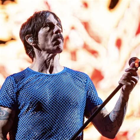 Los Red Hot Chili Peppers Revivieron La Vieja F Rmula Del Rock En