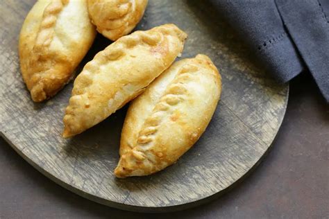 Empanadillas De Cebolla Y Queso Una Delicia Irresistible Queso